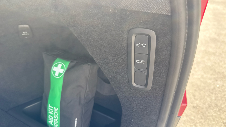 Volvo XC90 2.0 B6P Ultimate Dark 5dr AWD Geartronic Petrol Estate